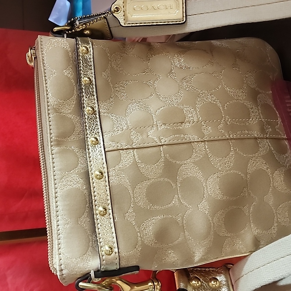Coach 2011 Scripted Creed Glittery Lurex Crossbody Euc 🥰 - Picture 12 of 12